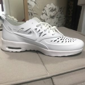 New NIKE AIR MAX THEA JOLI